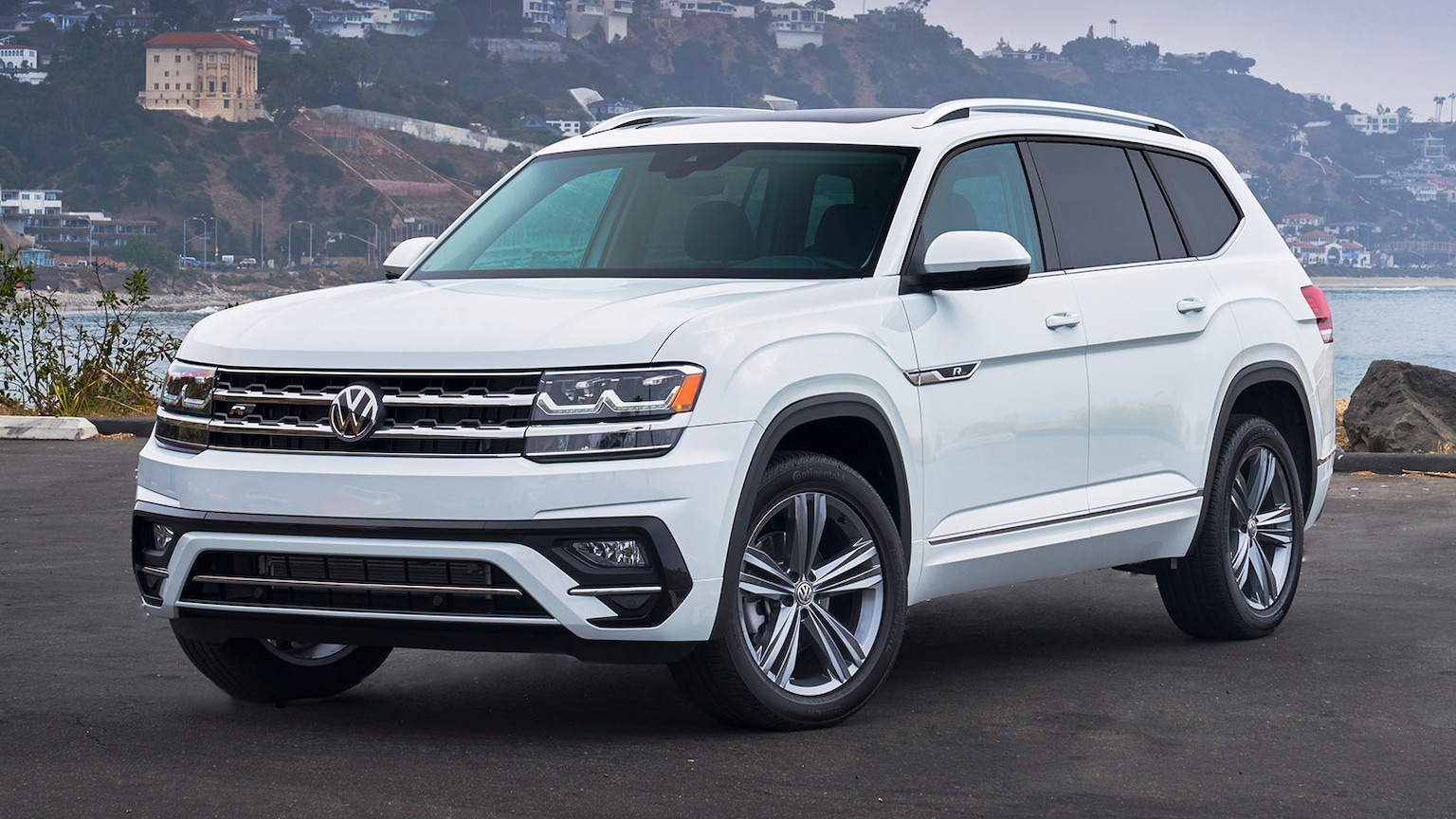 2021 Subaru Ascent vs. 2021 Volkswagen Atlas Comparison Kelley Blue Book