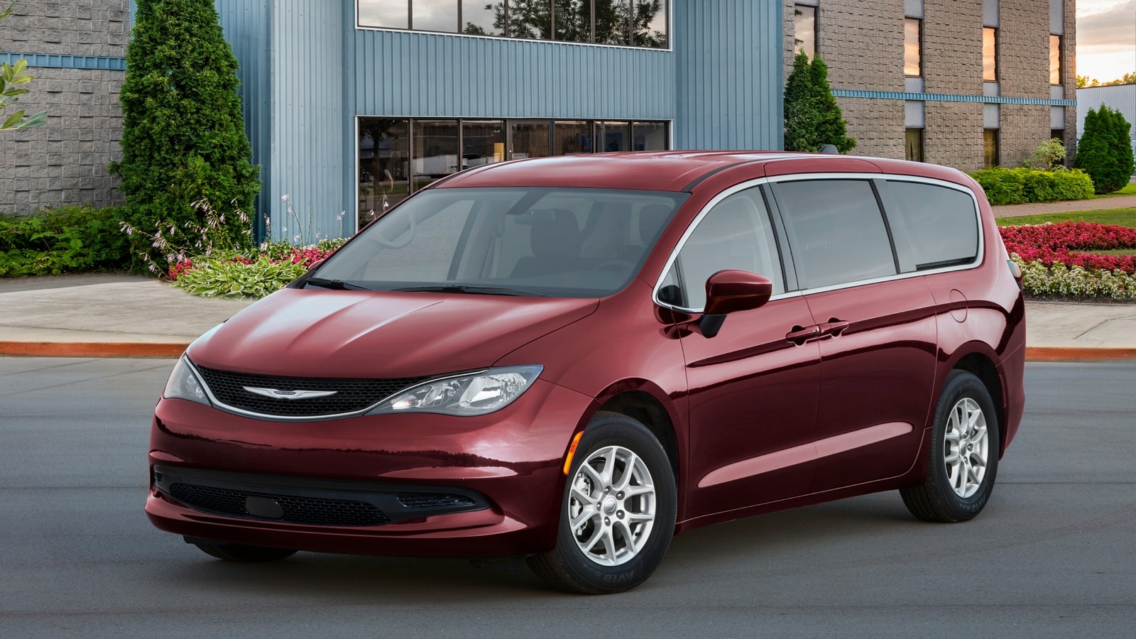 chrysler voyager red