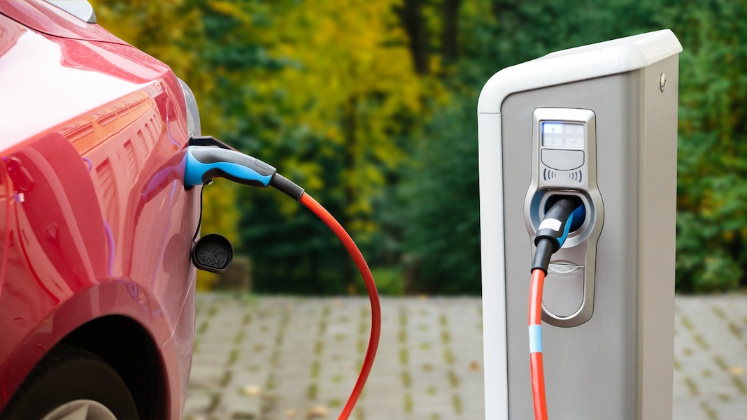 How Much Does it Cost to Charge an Electric Car? Kelley Blue Book