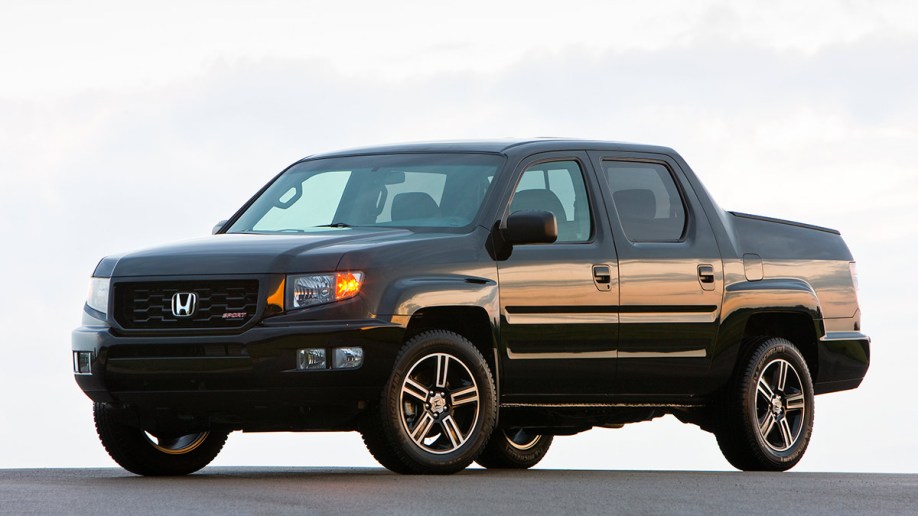 2013 Honda Ridgeline in black.