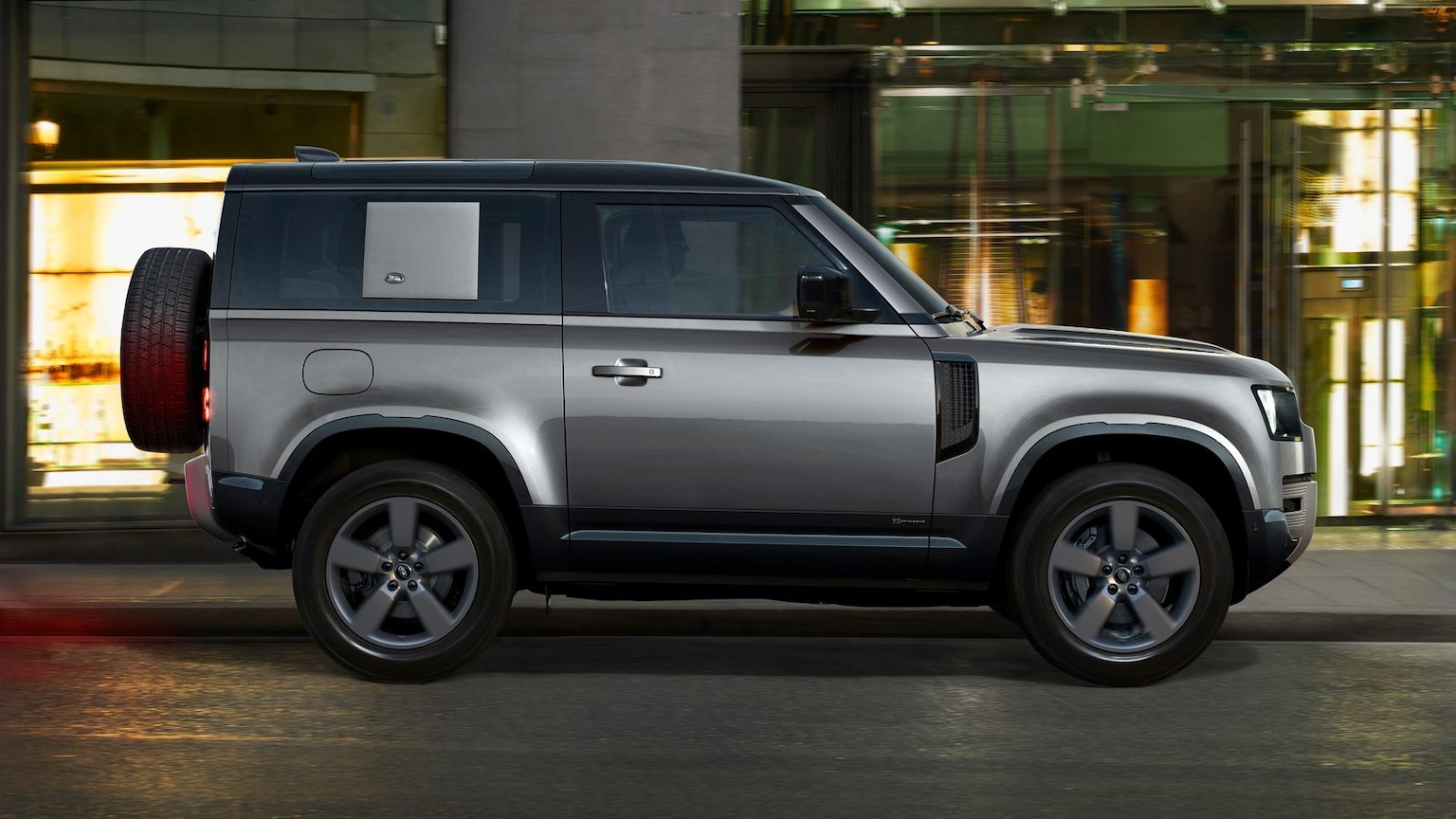 2021 Ford Bronco vs. 2021 Land Rover Defender Comparison | Kelley Blue Book