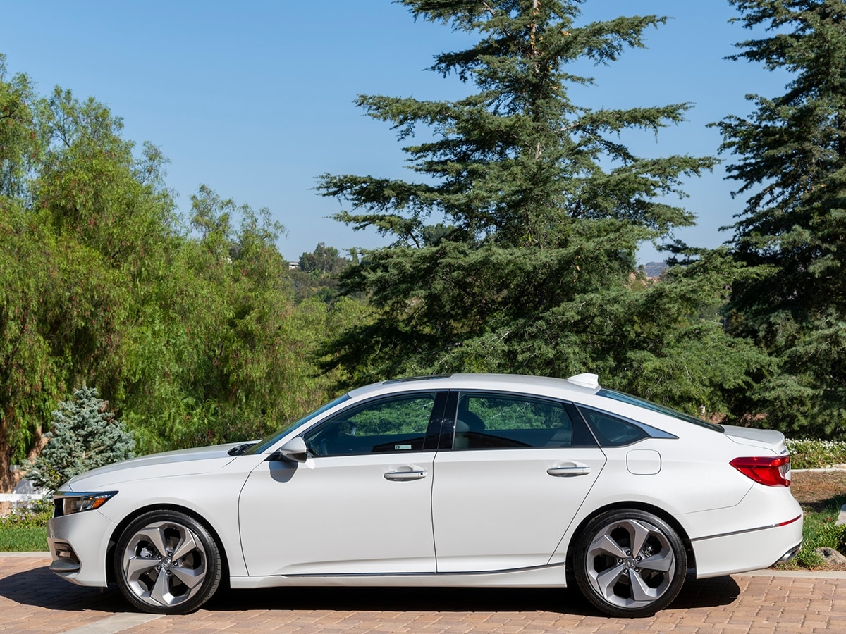 02-2019-honda-accord-bb-kbb-1