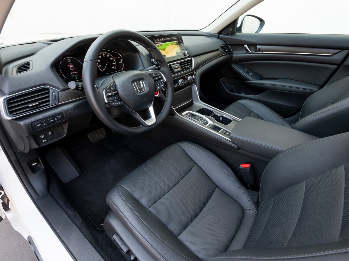 06-2019-honda-accord-bb-kbb-1