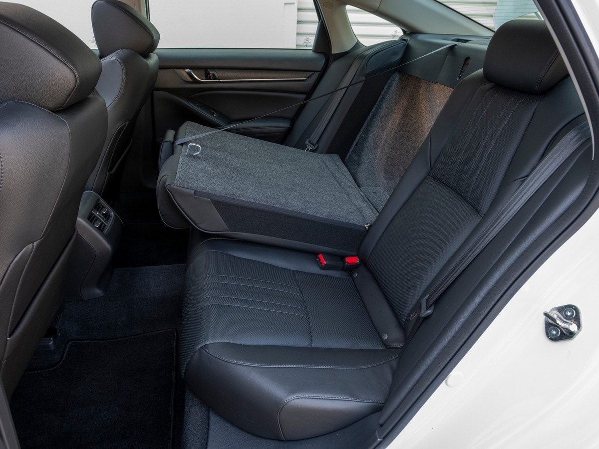 16-2019-honda-accord-bb-kbb-1
