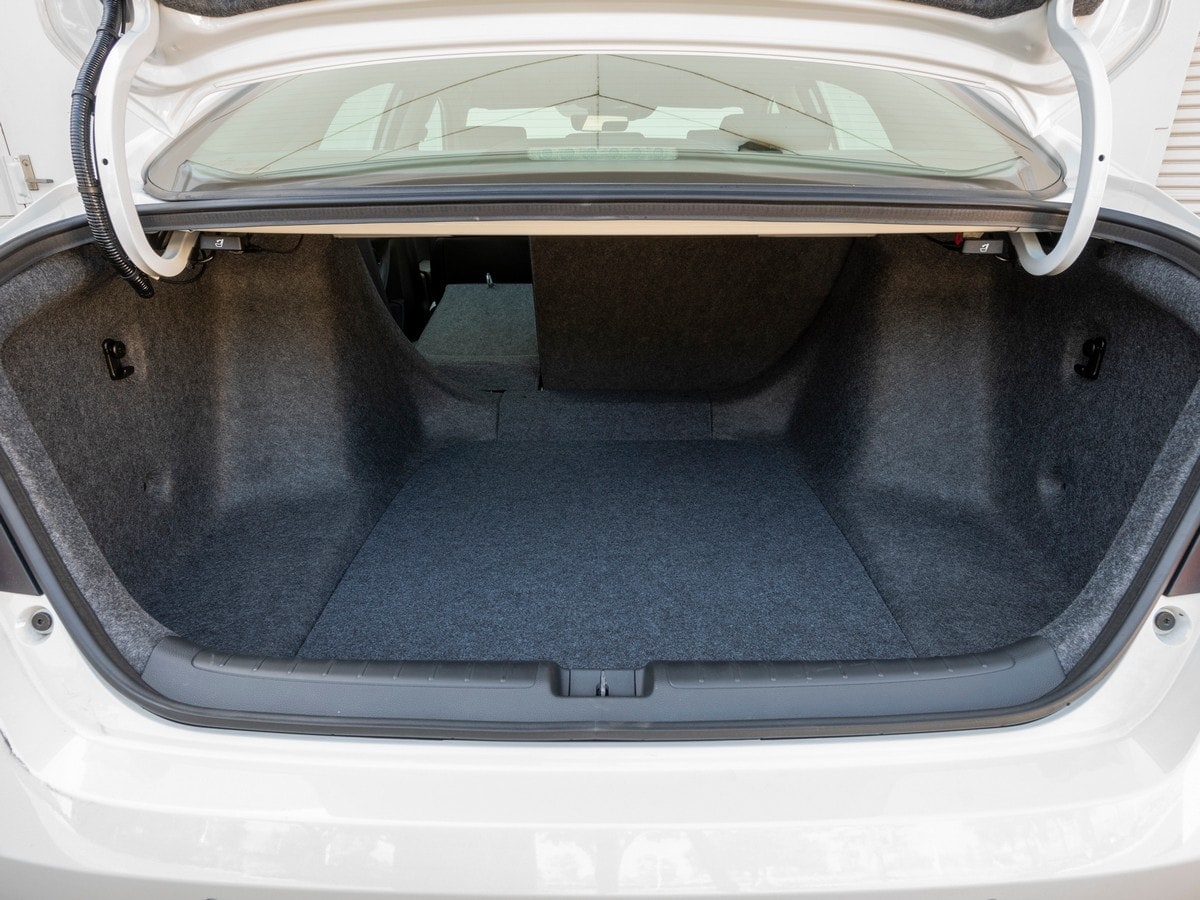 18-2019-honda-accord-bb-kbb-1