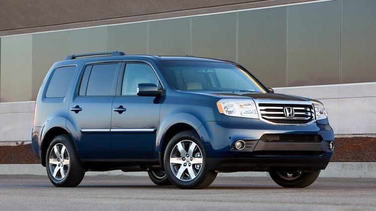 2015 Honda Pilot in blue.