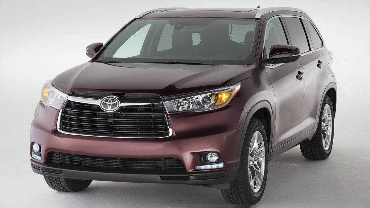 2015 Toyota Highlander in purple.