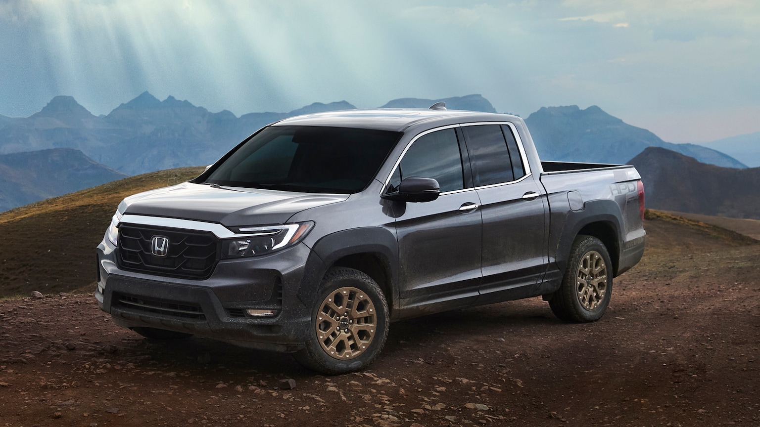 2021 Honda Ridgeline vs. 2021 Toyota Comparison Kelley Blue Book