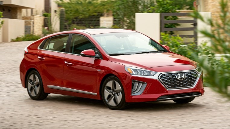 2021 Kia Niro vs. 2021 Hyundai Ioniq Hybrid Comparison - Blue Book