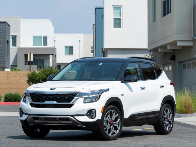 25 Most FuelEfficient SUVs of 2021 Kelley Blue Book