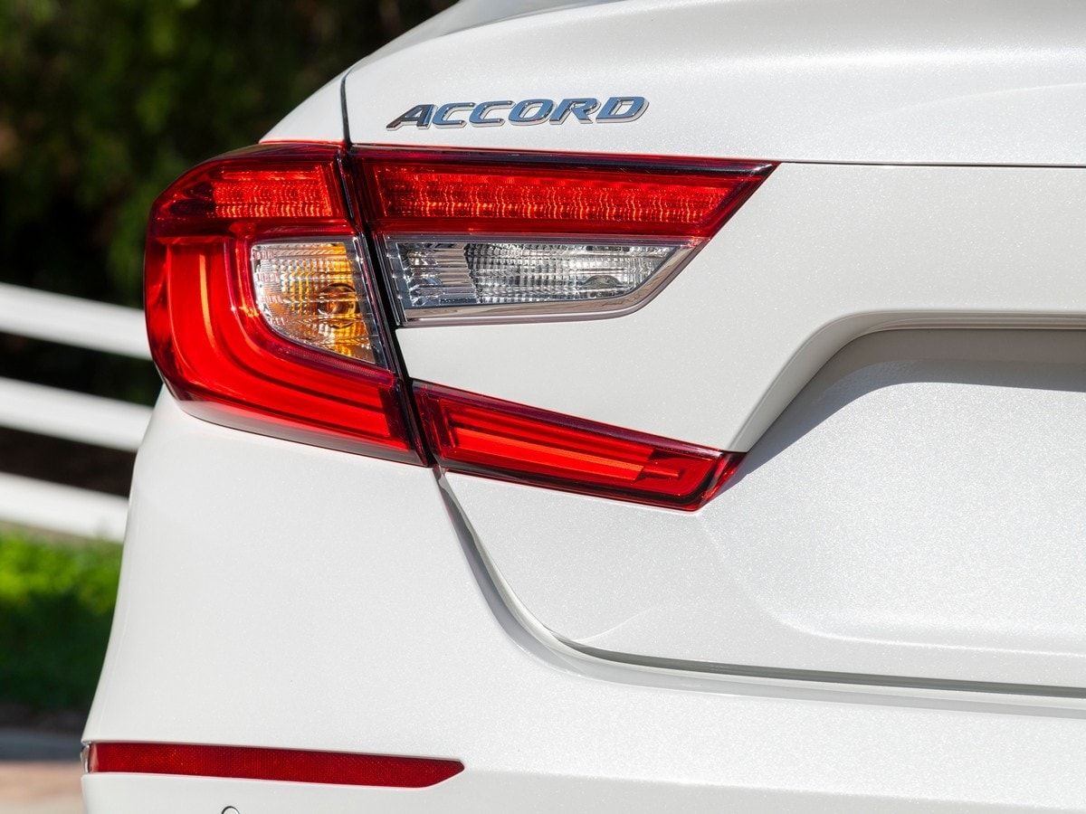 22-2019-honda-accord-bb-kbb-1