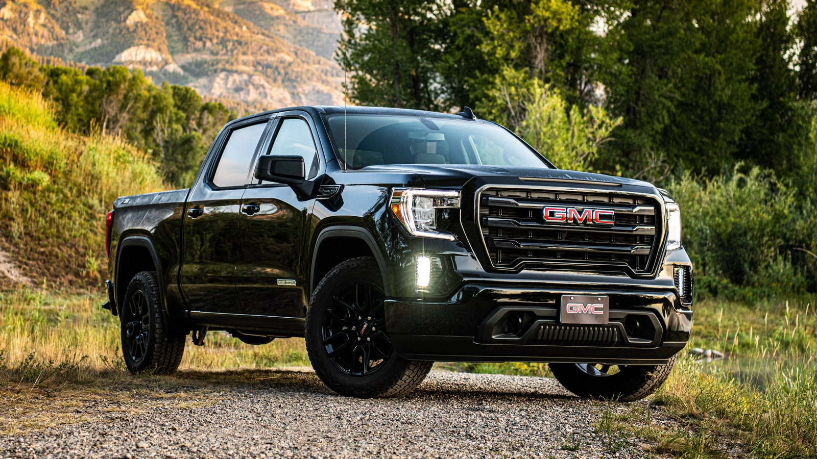 GM Outsold Ford in Full-Size Trucks in 2020 - Kelley Blue Book GM Outsold Ford in Full-Size Trucks in 2020 - Kelley Blue Book