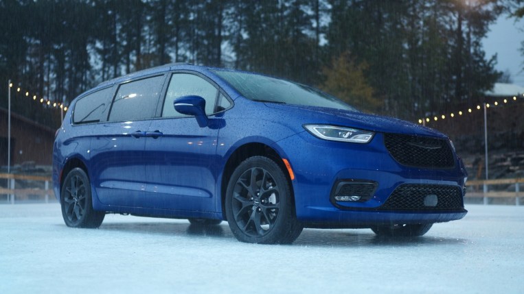 2021 Chrysler Pacifica in blue.