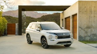 2022 Mitsubishi Outlander Front Three Quarter