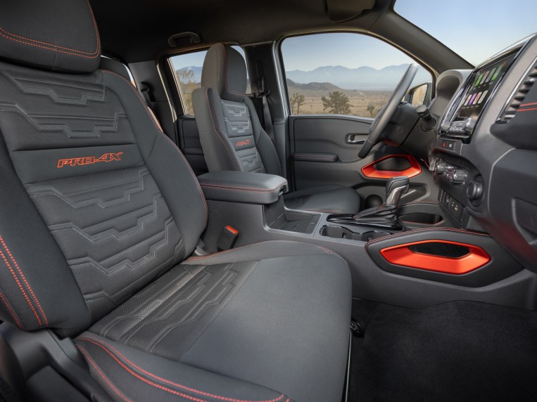 Let's Take a Look Inside the 2022 Nissan Frontier Kelley Blue Book