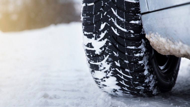 AWD and 4WD cars and SUVs in snow