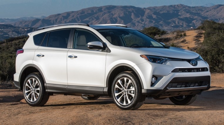 2017-toyota-rav4-white-1600×900