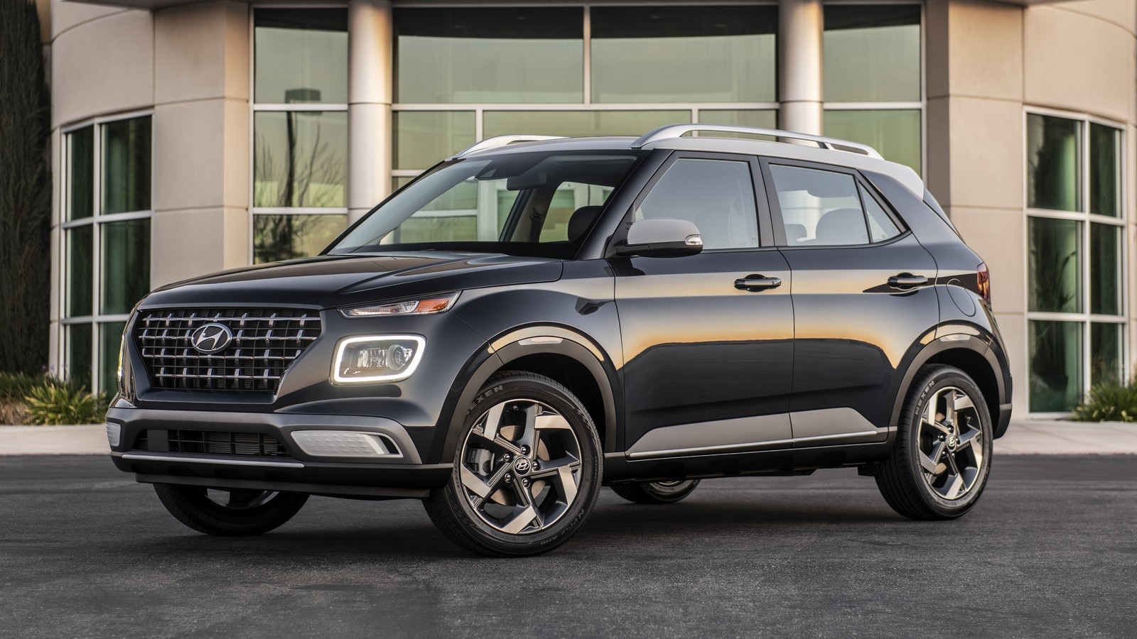2021 Hyundai Venue vs. 2021 Jeep Renegade Comparison Kelley Blue Book