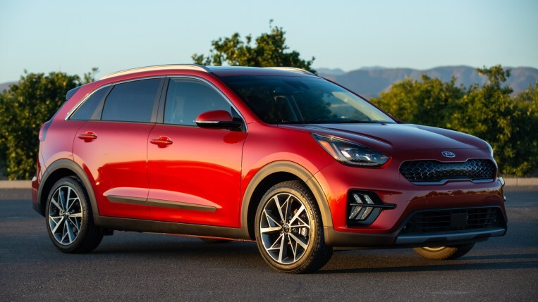 2021 Kia Niro vs. 2021 Hyundai Ioniq Hybrid Comparison - Blue Book