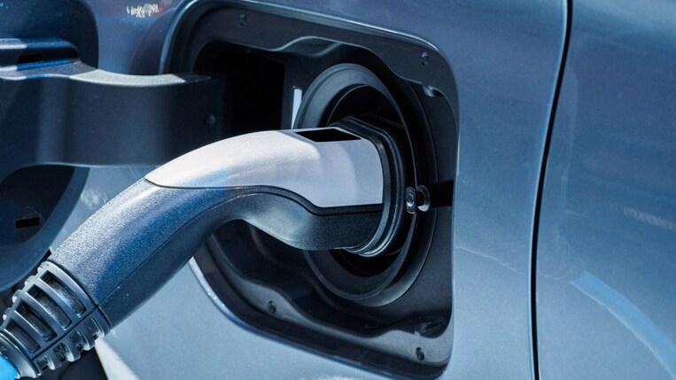How Do Electric Car Tax Credits Work Kelley Blue Book how-do-electric-car-tax-credits-work-kelley-blue-book