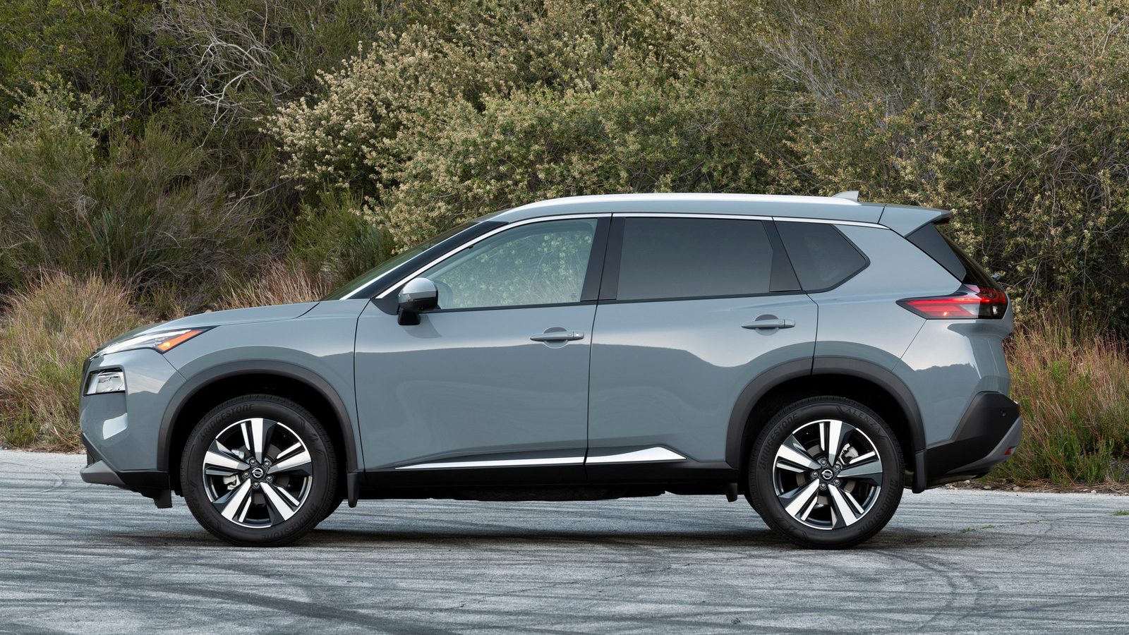 2021 Hyundai Santa Fe vs. 2021 Nissan Rogue Comparison Kelley Blue Book