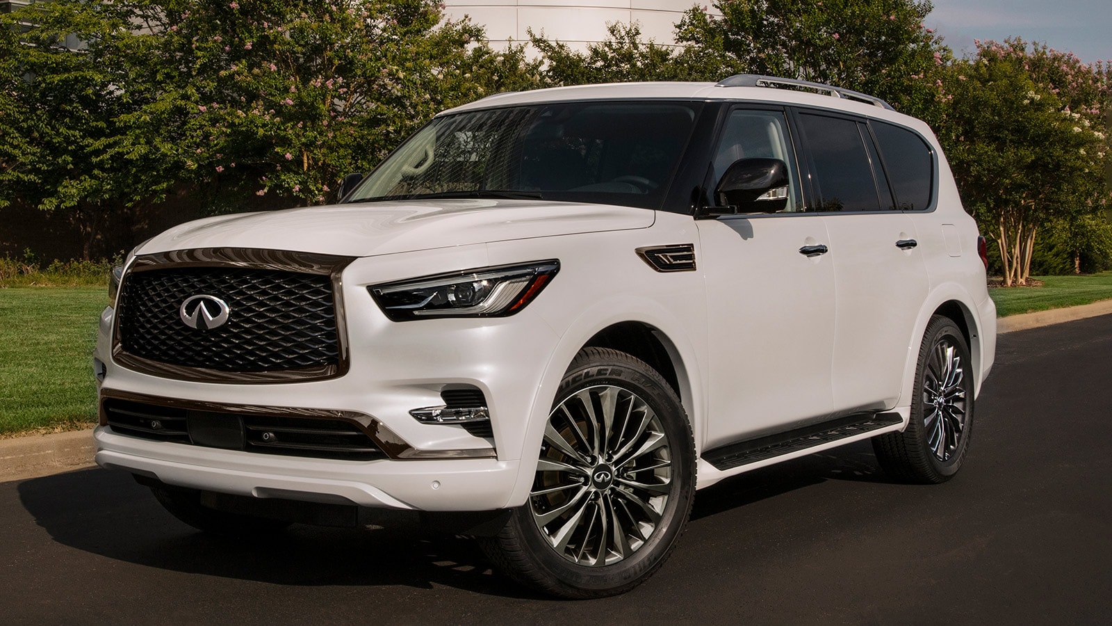 2021 Infiniti QX80 in white, parked