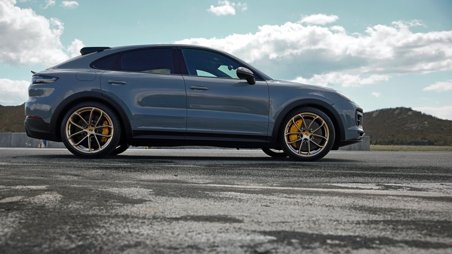 Porsche cayenne turbo 2022