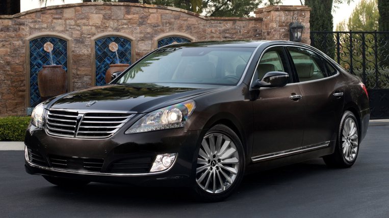 2016 Hyundai Equus in brown.