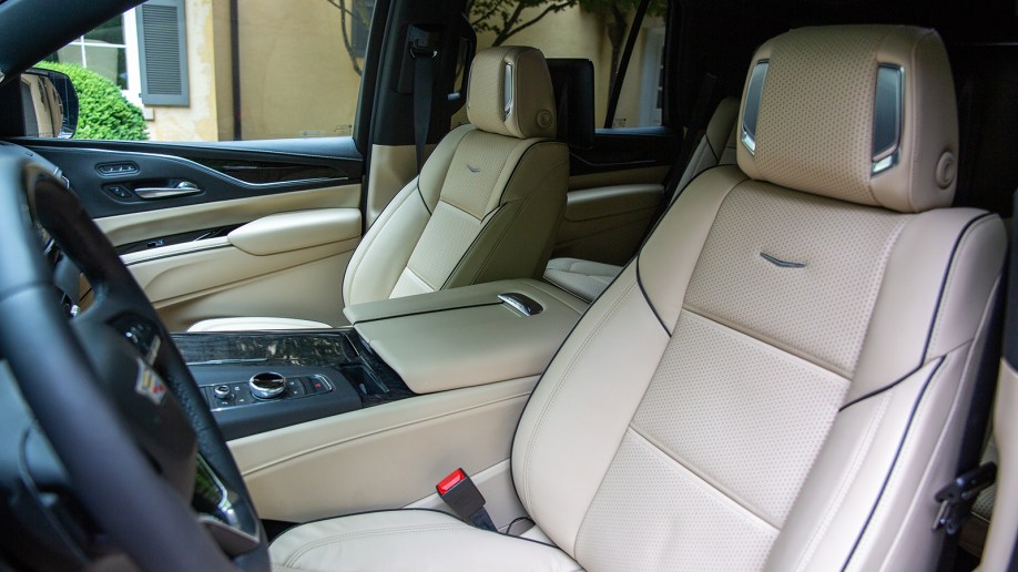 2021 Cadillac Escalade 600 front row seats