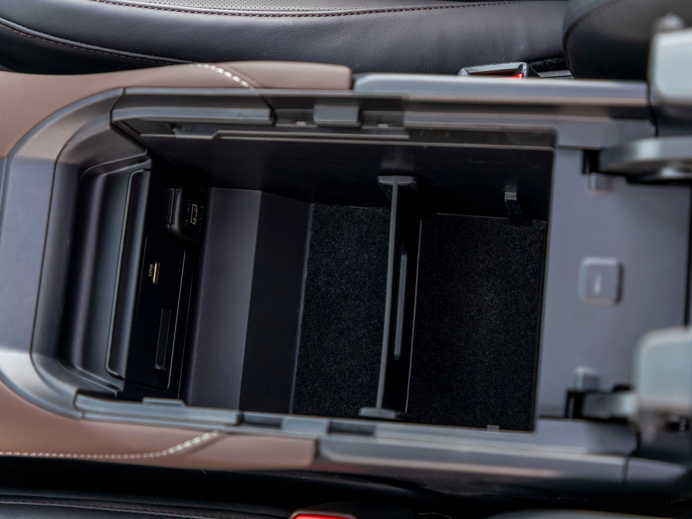 2021 Mazda CX-30 Turbo console storage