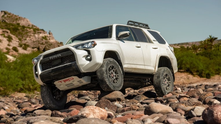 2021 Jeep Wrangler vs. 2021 Toyota 4Runner TRD Pro Comparison - Kelley Blue  Book