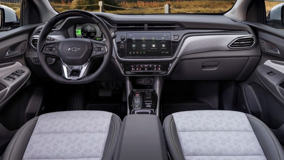 2022 Chevrolet Bolt EUV front cabin