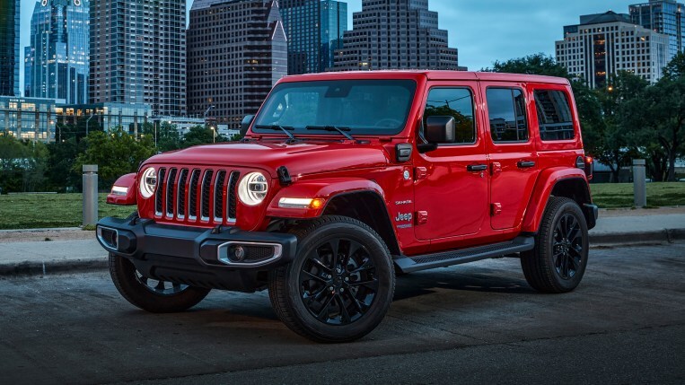 2021 Jeep Wrangler 4xe vs. 2021 Range Rover Sport PHEV Comparison - Kelley  Blue Book