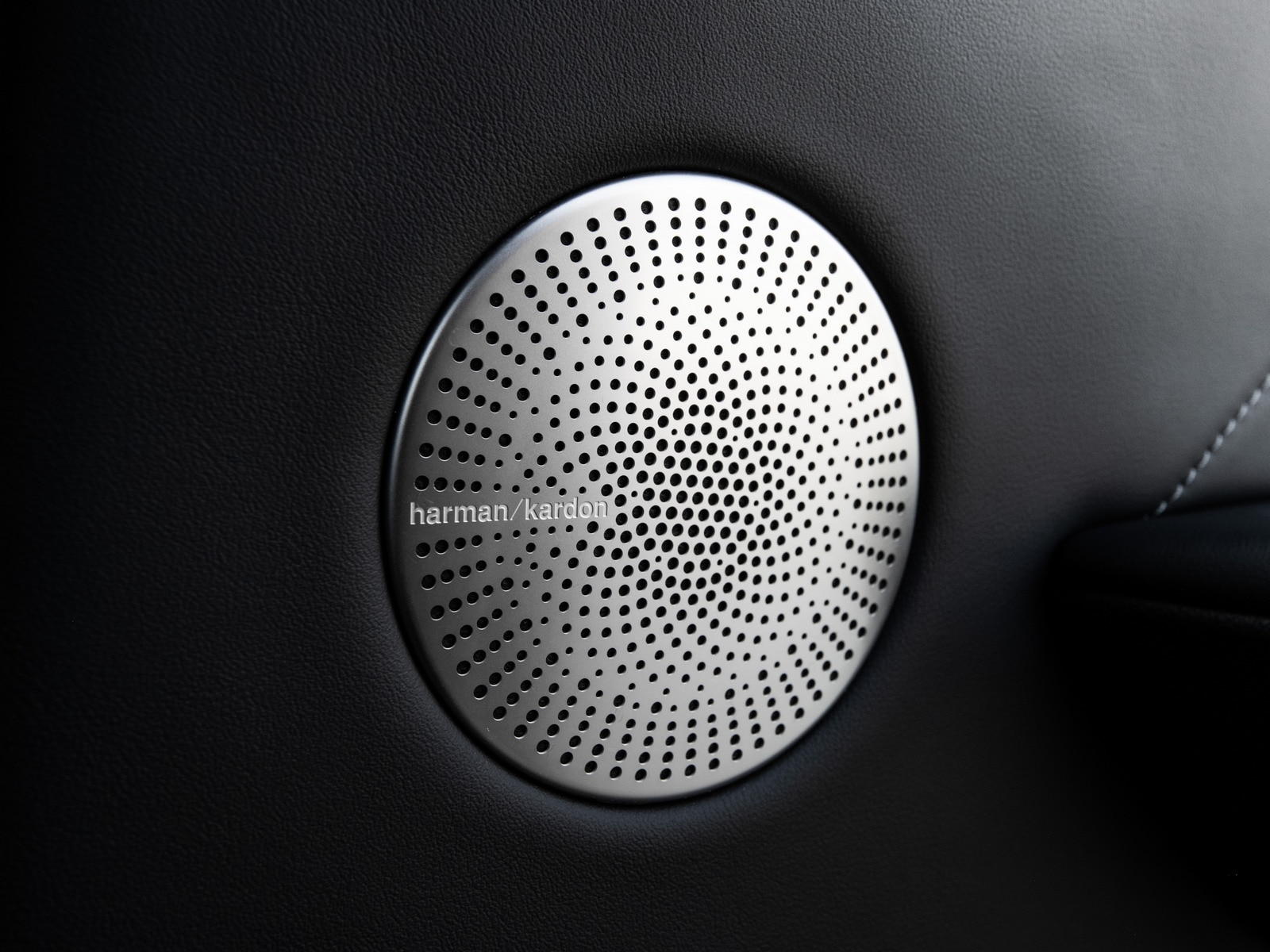 2022 Kia Stinger harmon kardon audio
