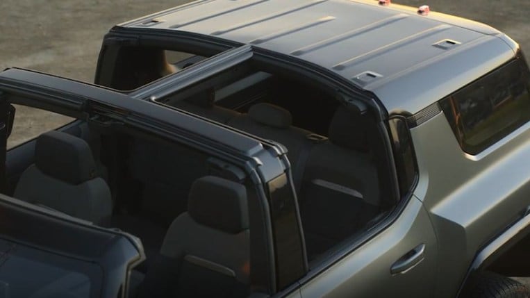 GMC Hummer EV SUV Infinity Roof.