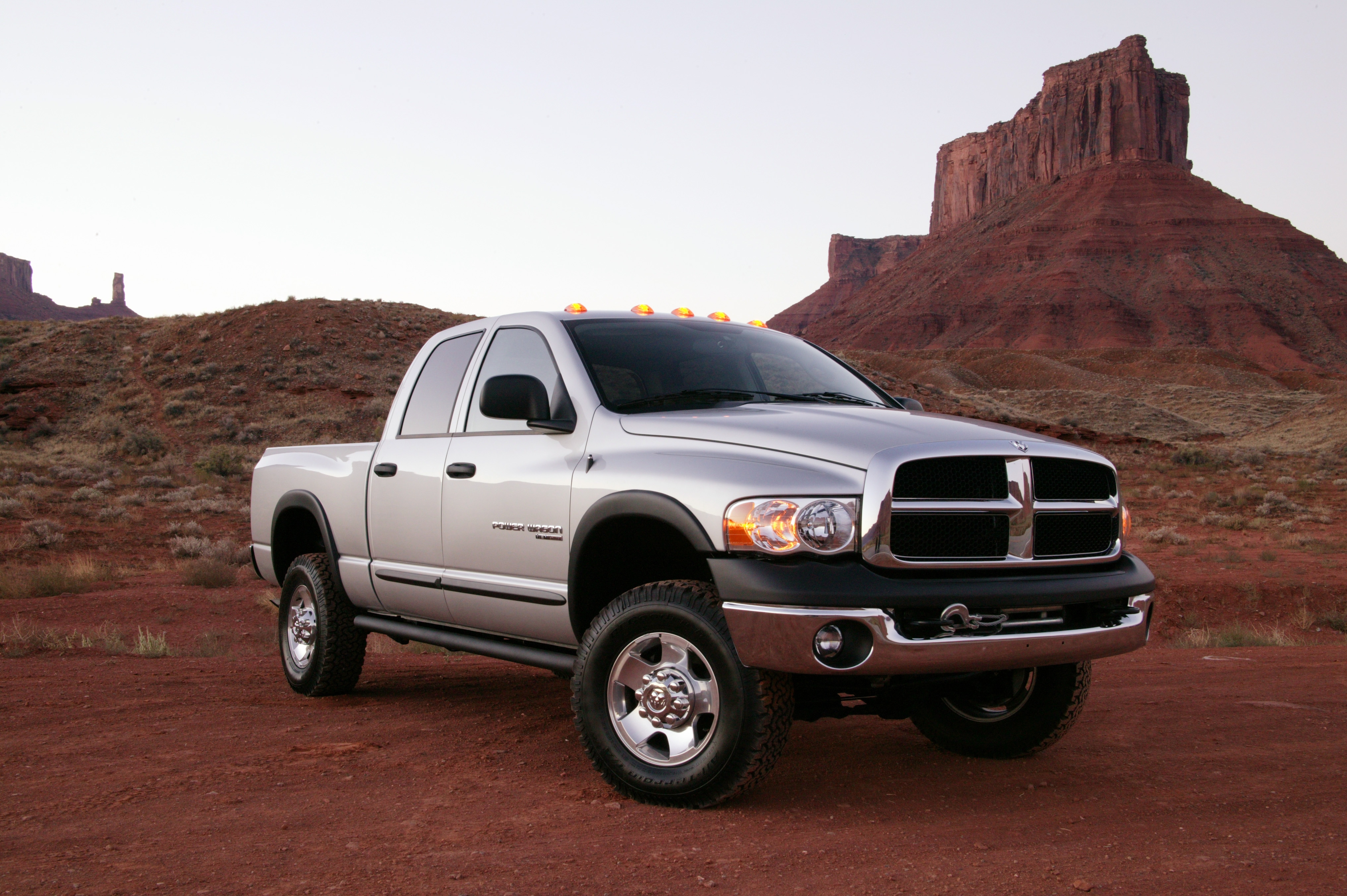 2005 Dodge Ram 2500 Front Left