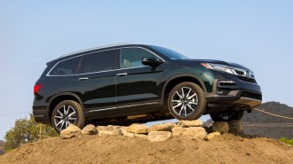 2022 Honda Pilot Elite on rocks