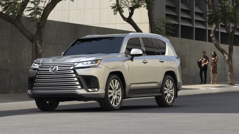 2022 Lexus LX600 Front Three Quarter