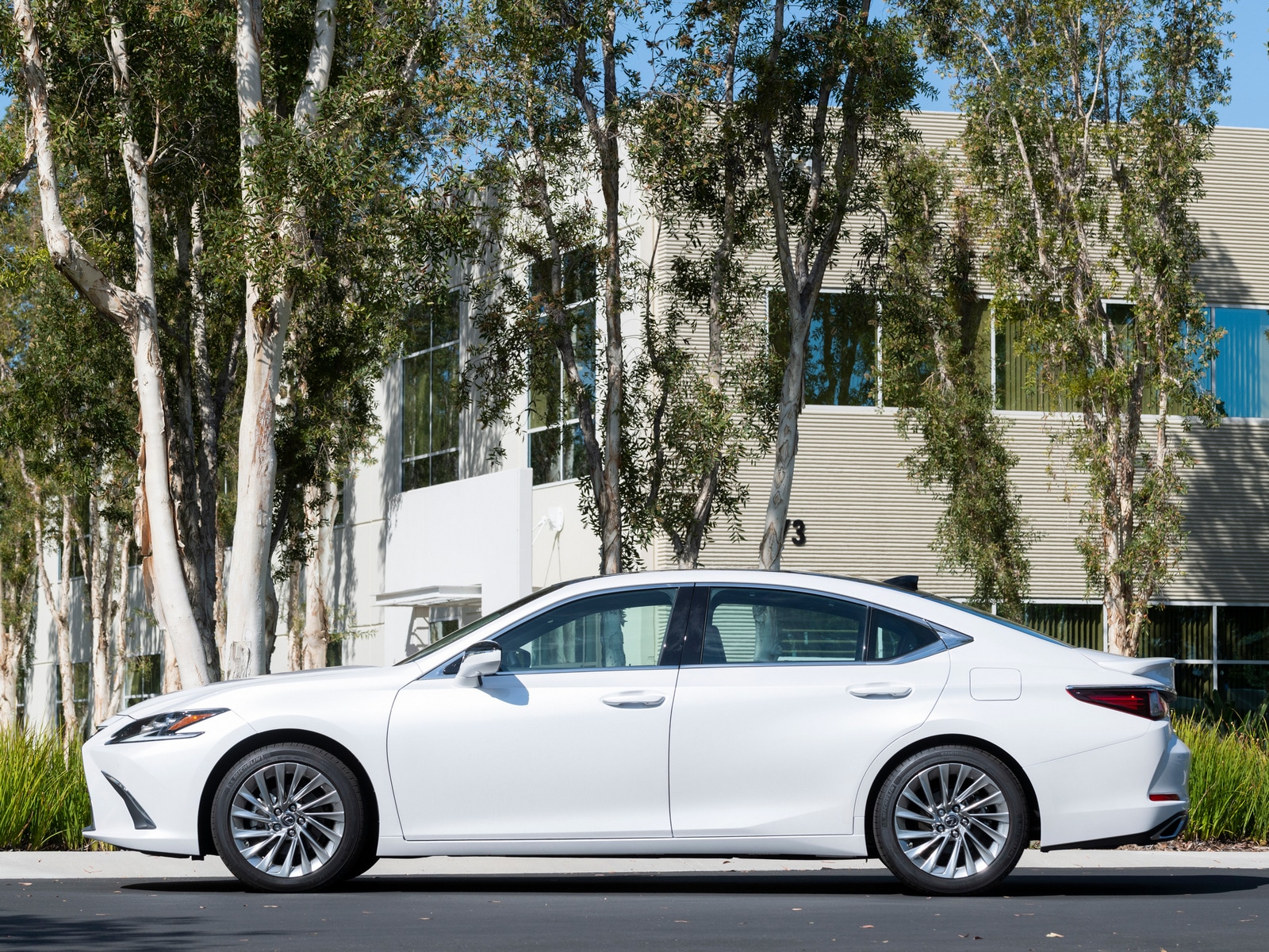 2022 Lexus ES