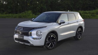 2023 Mitsubishi Outlander PHEV Front Three Quarter