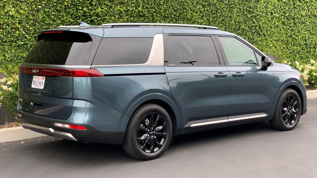 Rear view of the 2023 Kia Carnival SX Prestige in Astra Blue