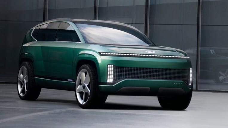 Hyundai SEVEN Concept Front Three Quarter