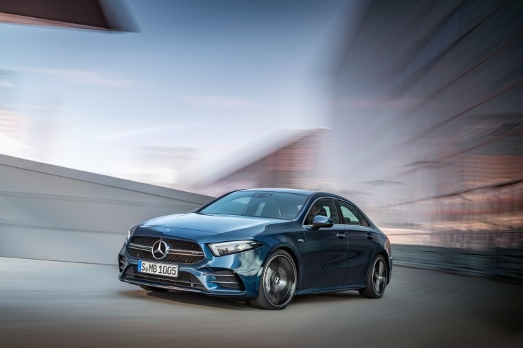Die neue Mercedes-AMG A 35 4MATIC Limousine: AMG gibt Gas und erweitert die KompaktwagenfamilieThe new Mercedes-AMG A 35 4MATIC Saloon: AMG speeds things up by expanding the compact car family