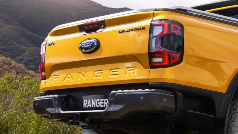 2023 Ford Ranger Global Model Rear Step (1)