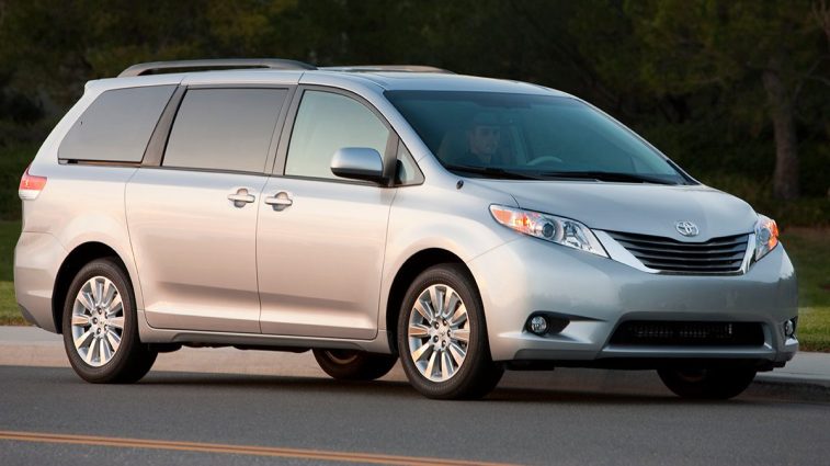 2014 Toyota Sienna XLE in silver.