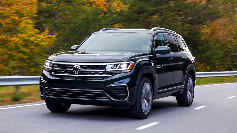 2022 Honda Pilot vs. 2022 Volkswagen Atlas Comparison Kelley Blue Book