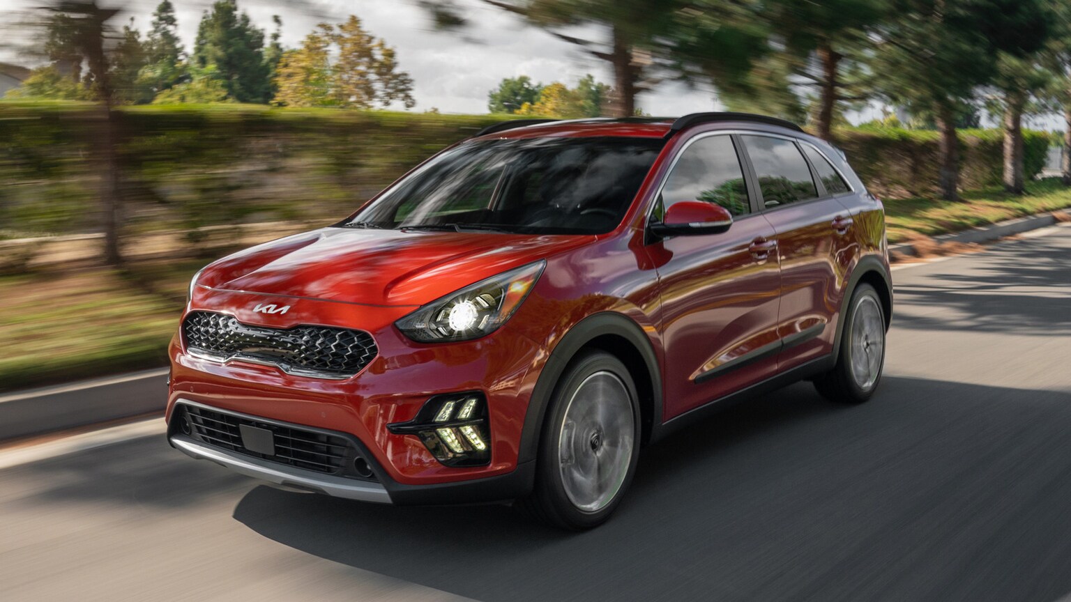 2022 Kia Niro Hybrid vs. 2022 Toyota RAV4 Hybrid Comparison Kelley
