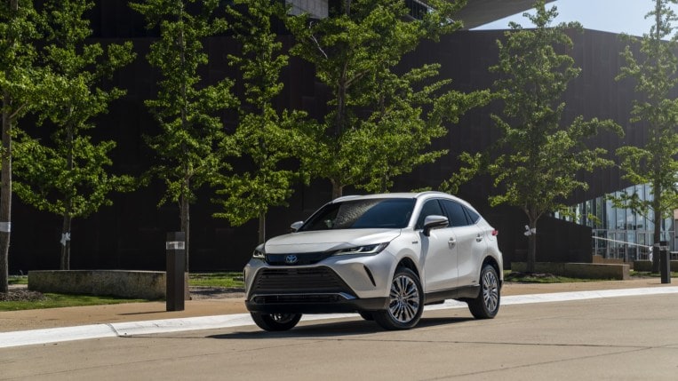 2022 Toyota Venza Front Three Quarter