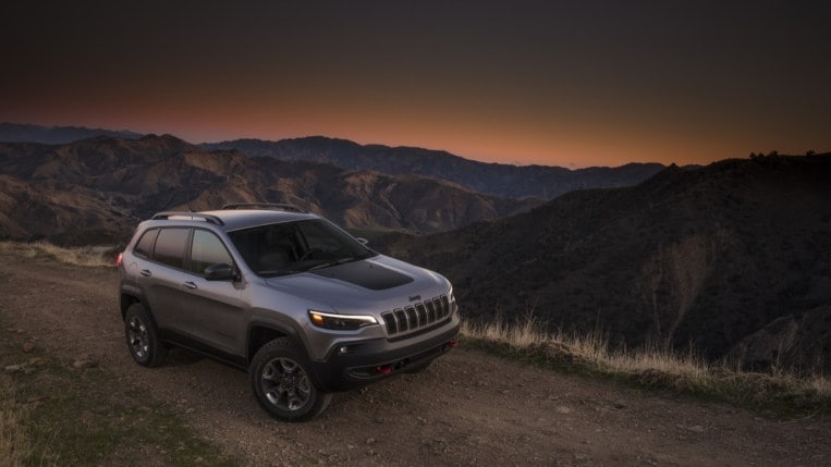 2022 Jeep Cherokee Overhead Front Three Quarter