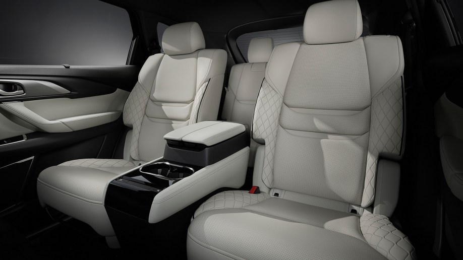 2022 Mazda CX-9 second row